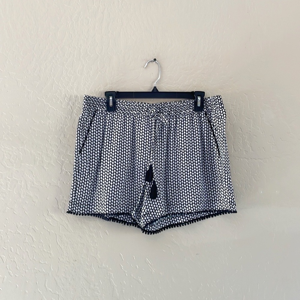 🌿Final Sale Ana Black‎ and White Pull On Shorts